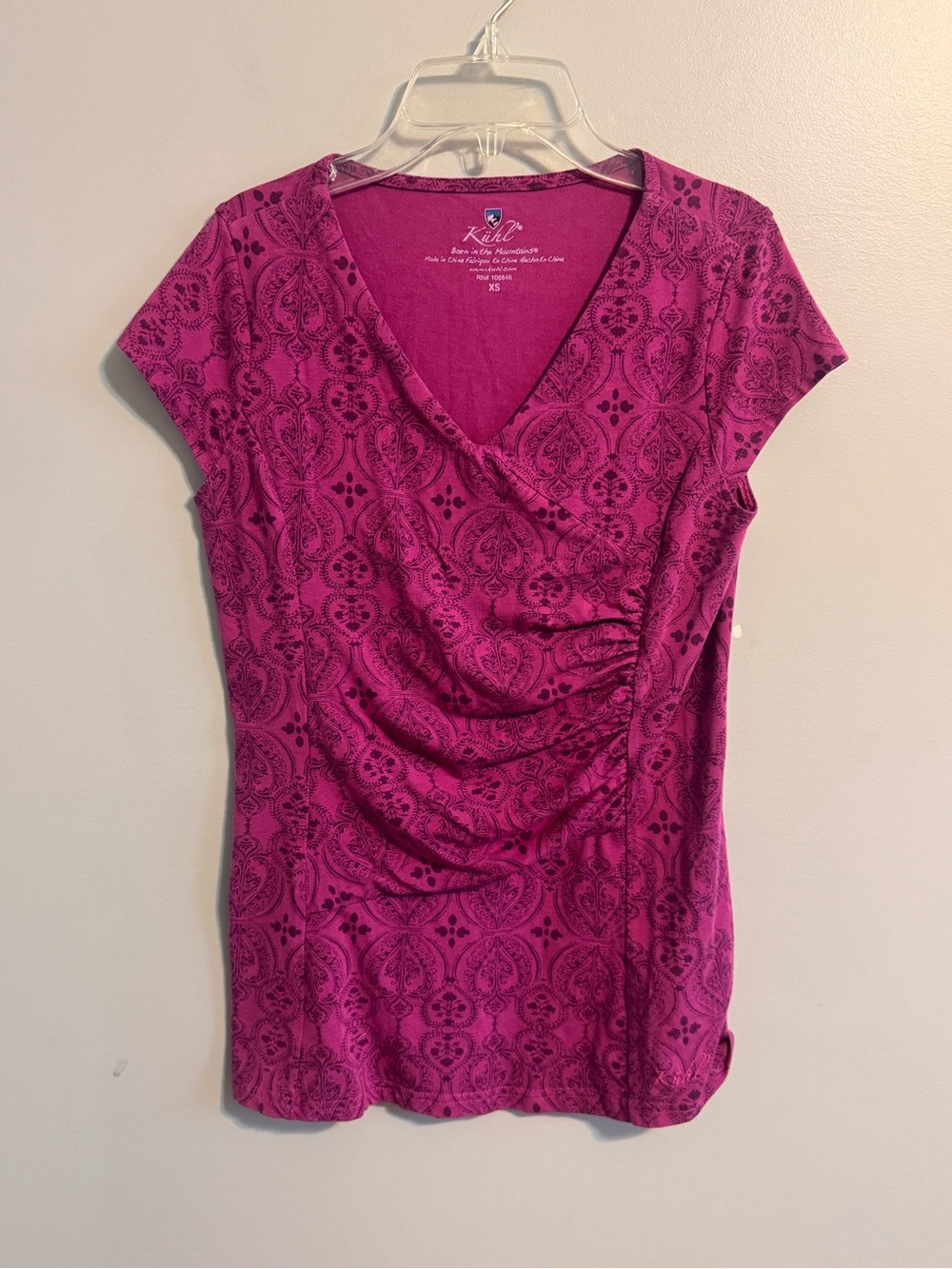 KUHL Women’s XS Pink Paisley V Neck Ruched Short Sleeve Performance Top